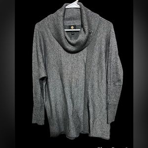 JM collection, women’s brand new sweater, never worn size medium